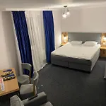 Hotel Grofa *